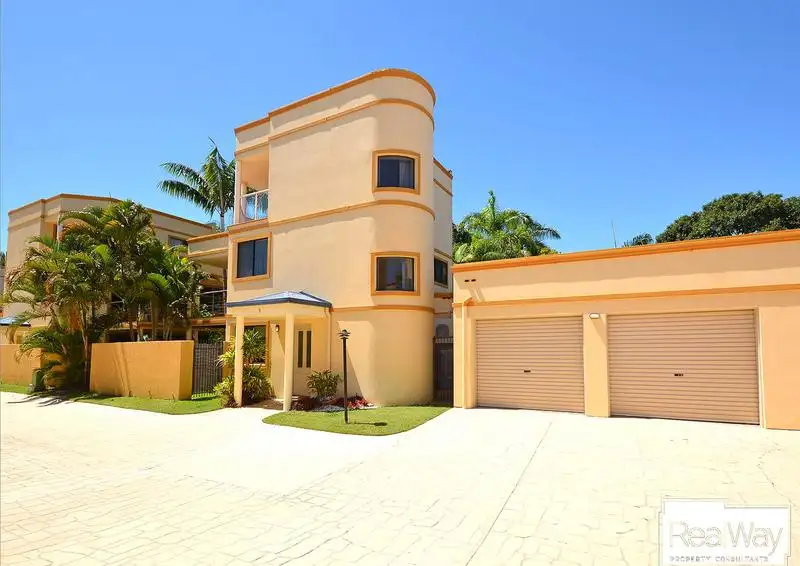 Main view of Homely townhouse listing, 3  / 33 Elizabeth St, Urangan QLD 4655