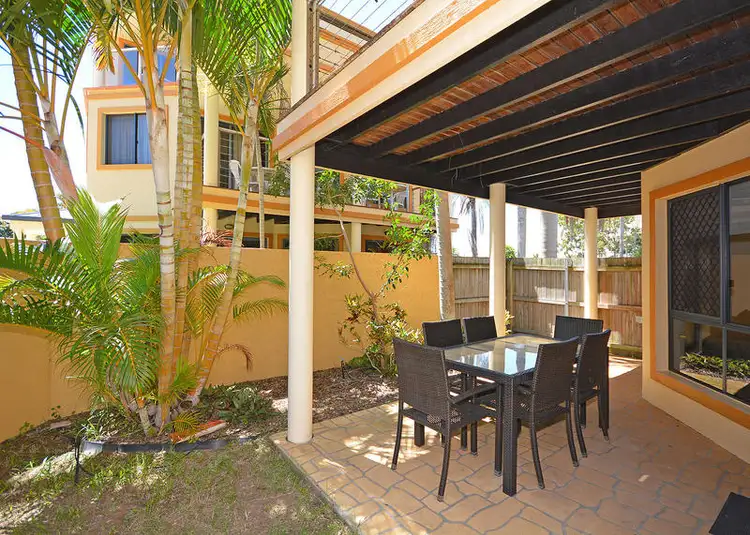 Seventh view of Homely townhouse listing, 3 / 33 Elizabeth St, Urangan QLD 4655
