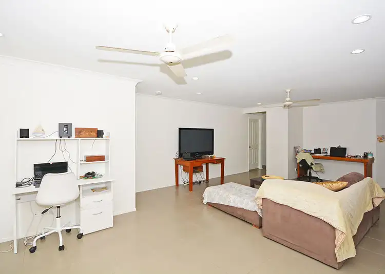 Seventh view of Homely unit listing, 118 / 230 Pulgul St, Urangan QLD 4655