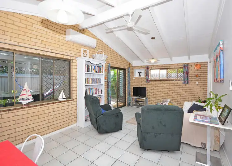 Seventh view of Homely unit listing, 4  / 16 Campbell St, Torquay QLD 4655