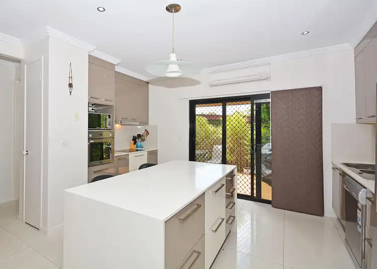 Seventh view of Homely townhouse listing, 3 / 19 King St, Urangan QLD 4655