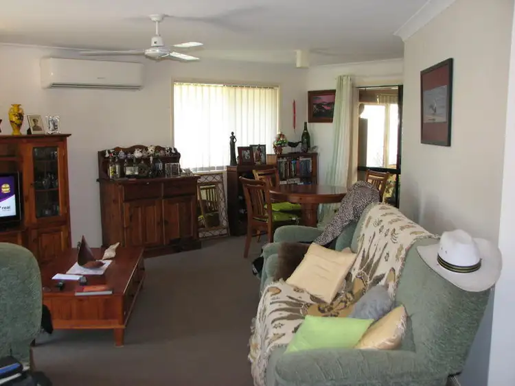Sixth view of Homely house listing, 17 Earls Ct, Point Vernon QLD 4655
