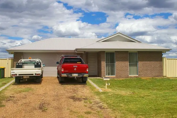 25 Mary Street, Dalby QLD 4405