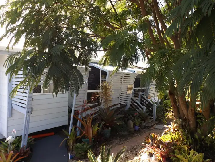 6 Byron St, Scarness QLD 4655