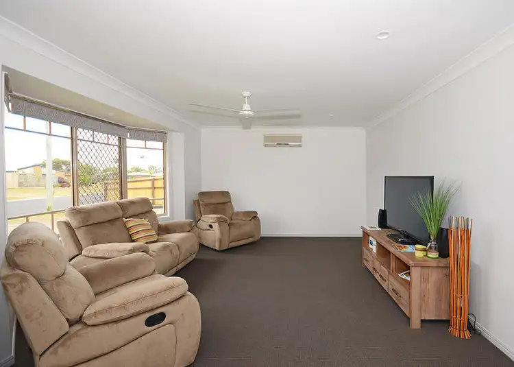 Sixth view of Homely house listing, 10 Granada Ct, Point Vernon QLD 4655