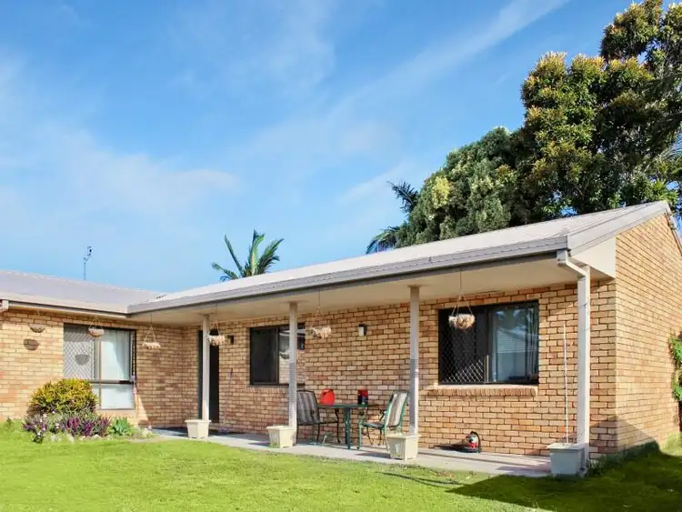 301 Nicklin Way, Warana QLD 4575