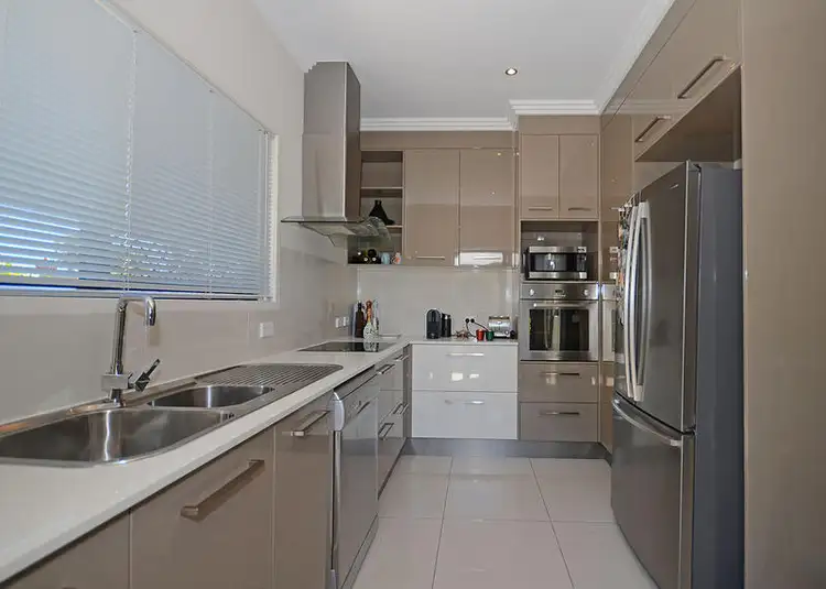 Fifth view of Homely townhouse listing, 4 / 19 King St, Urangan QLD 4655