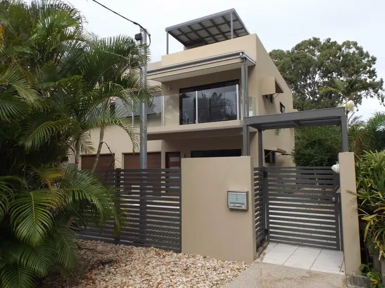 1/ 19 King St, Urangan QLD 4655