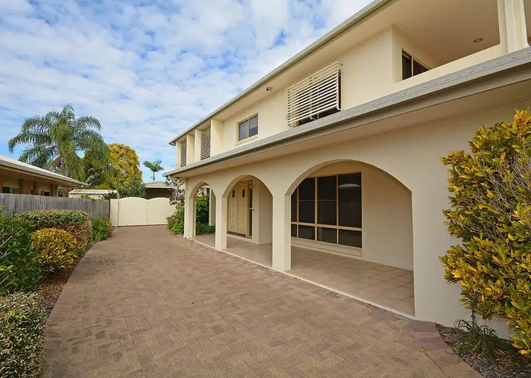 Second view of Homely house listing, 32 Royal Dr, Kawungan QLD 4655