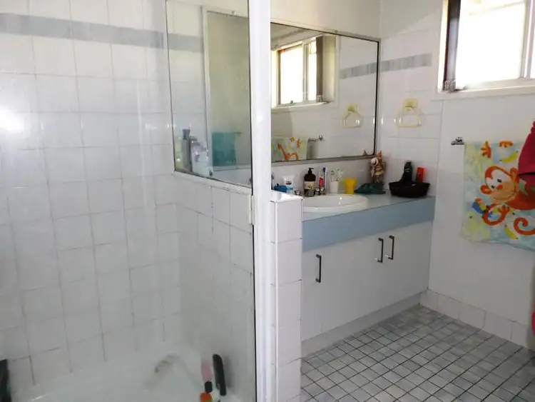 Sixth view of Homely house listing, 342 Torquay Tce, Torquay QLD 4655