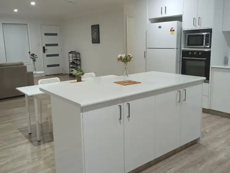 1/240 Gatton Esk RD, Lake Clarendon QLD 4343