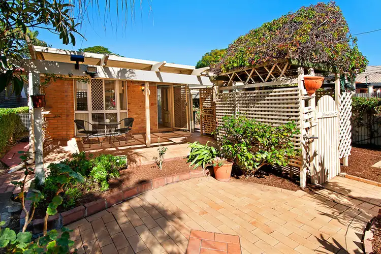 209 Long Street East, Graceville QLD 4075