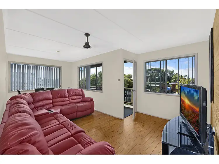 Second view of Homely house listing, 27 Brooke Avenue, Killarney Vale NSW 2261