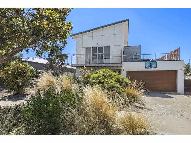 4 Wave Crs, Torquay VIC 3228