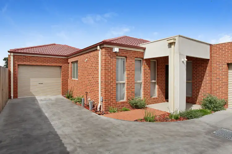 2/31 Whitesides Avenue, Sunshine West VIC 3020