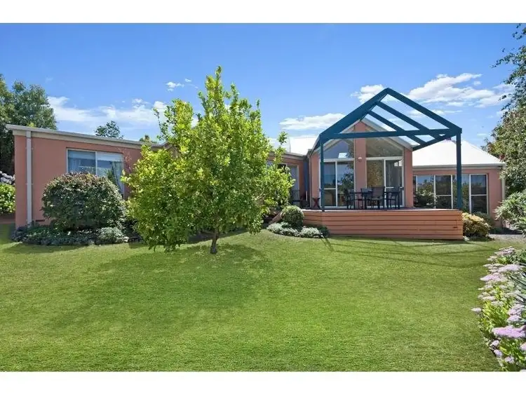 3 Grosvenor Place, Hamilton VIC 3300