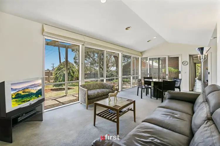 2 Mountain View Road, Mount Eliza VIC 3930