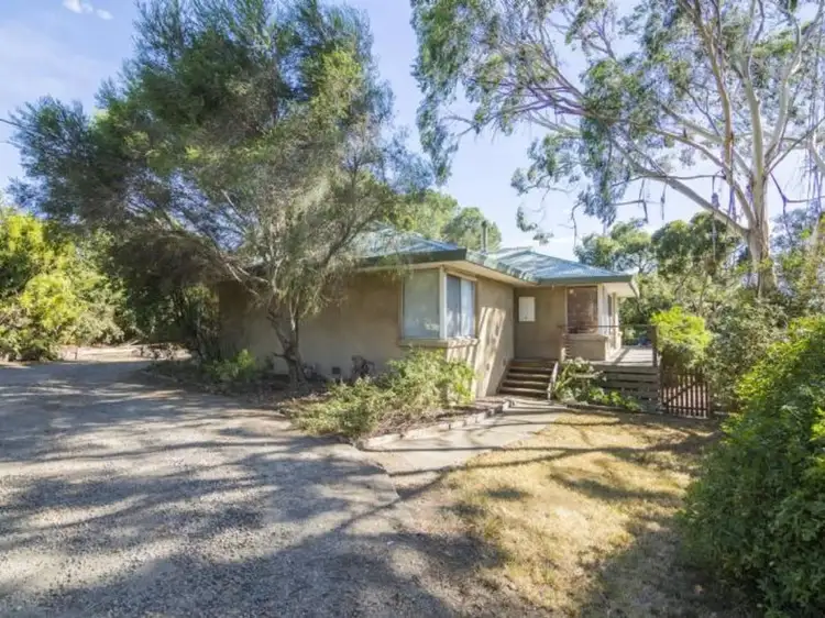 6 Anzac Avenue, Yarra Glen VIC 3775