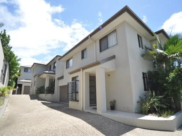 4/9 Government Road, Labrador QLD 4215