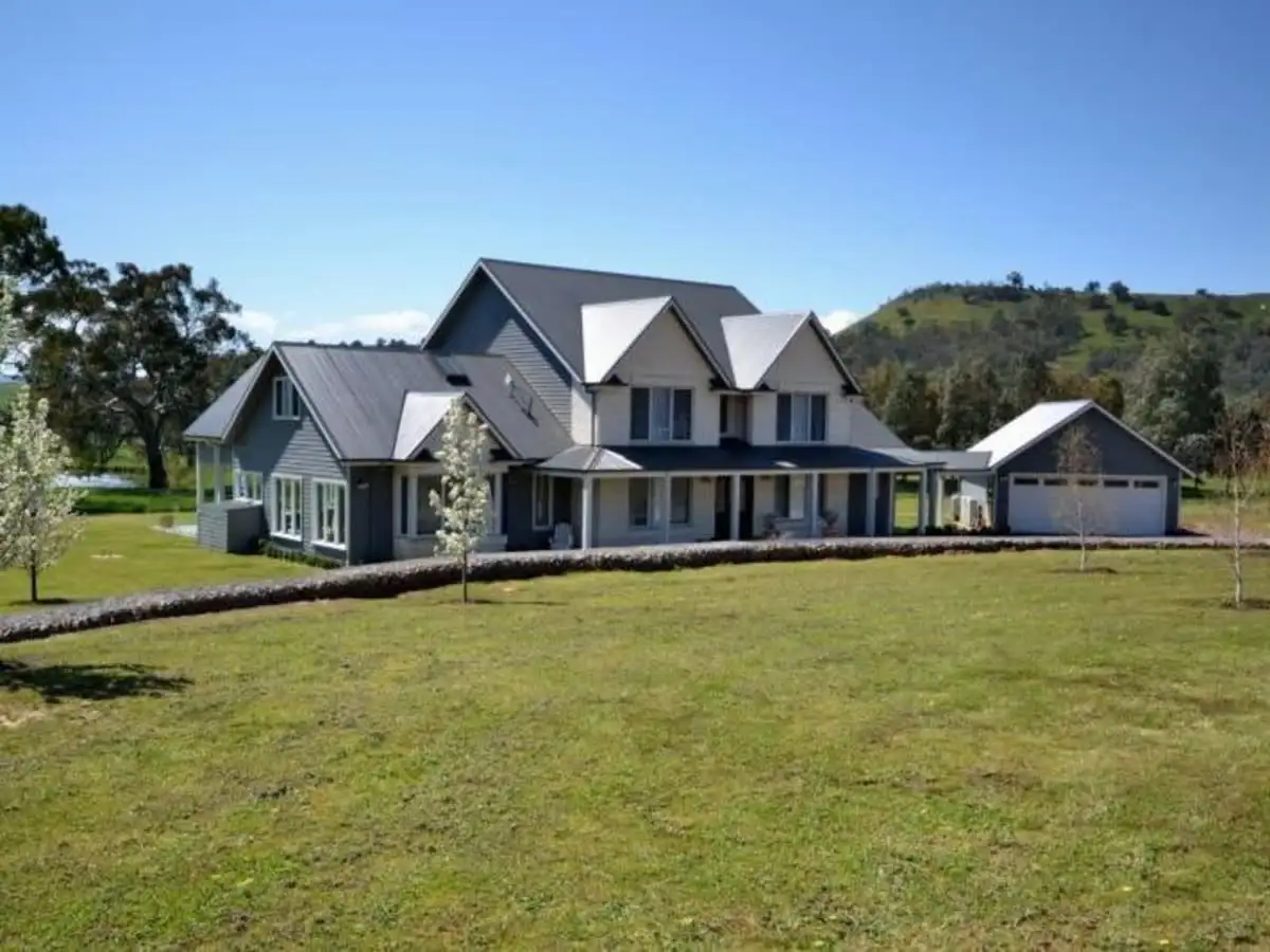 Main view of Homely house listing, 122 Merinda Way, Mansfield VIC 3722
