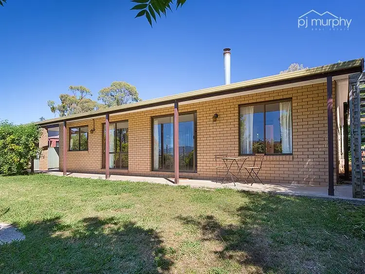 27 Isaacs Avenue, Yackandandah VIC 3749