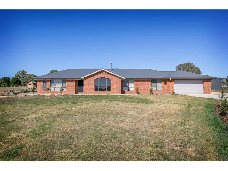 15 Claremont Place, Table Top NSW 2640