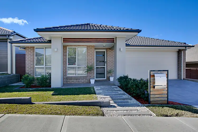 17 Ewan James Drive, Glenmore Park NSW 2745