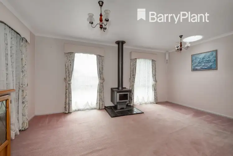 Second view of Homely house listing, 3 Hanley Court, Pakenham VIC 3810
