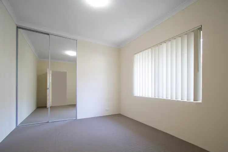 Seventh view of Homely house listing, 39 Serisier Parkway, Queens Park WA 6107