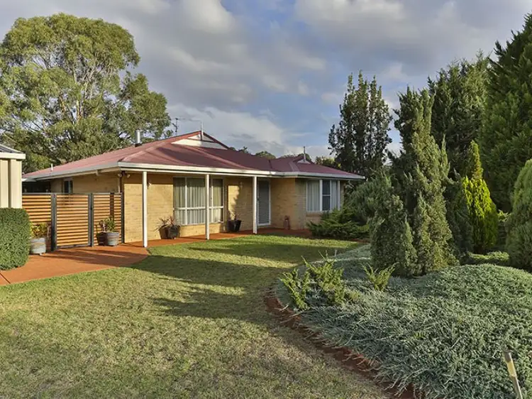 15 Melric Court, Cabarlah QLD 4352