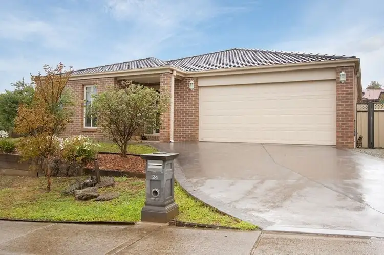 24 Summerhill Boulevard, Drouin VIC 3818