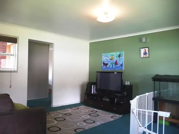 Third view of Homely house listing, 5 Acacia Place, West Albury NSW 2640