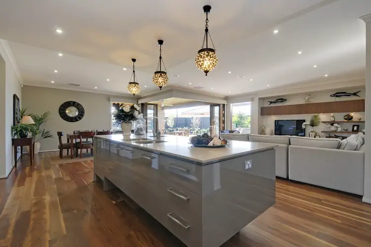 Fifth view of Homely house listing, 10 Bowral Way, Traralgon VIC 3844