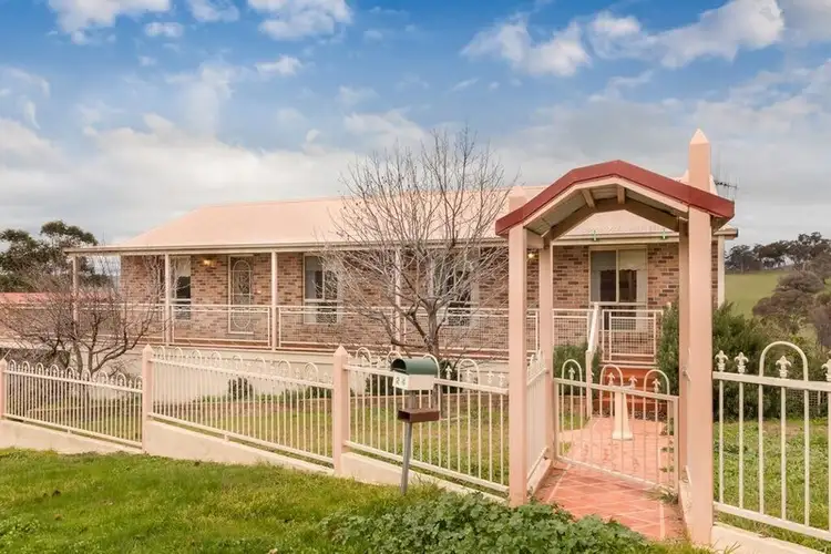 24 McArdle Street, Molong NSW 2866
