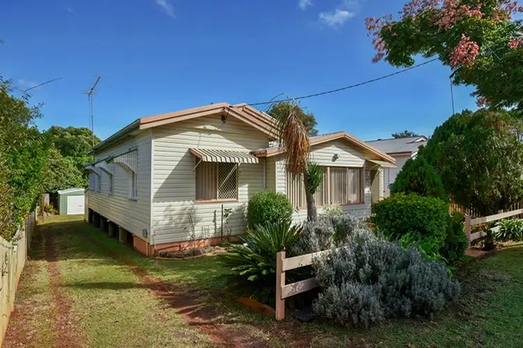 15 Louisa Street, South Toowoomba QLD 4350