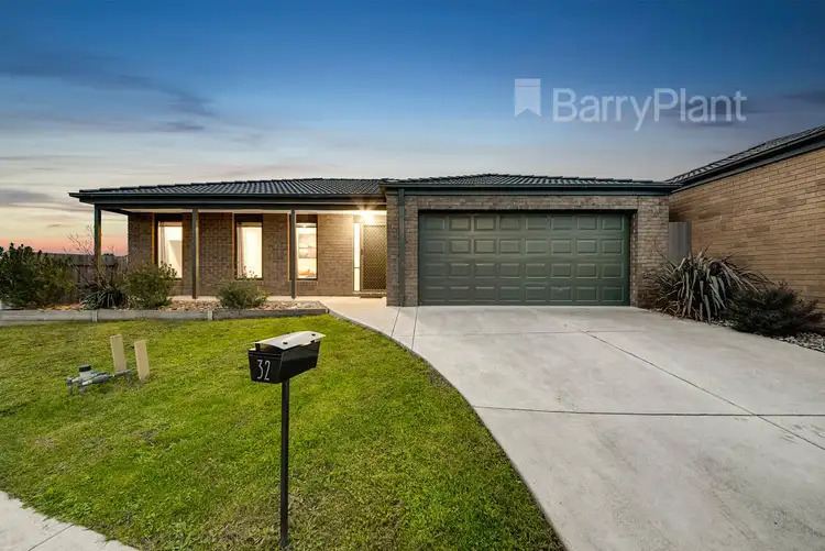 32 Goshawk Drive, Pakenham VIC 3810