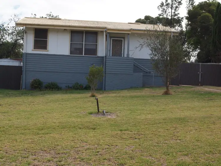 11 Flood Street, Narrandera NSW 2700