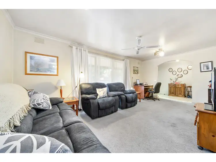 Second view of Homely house listing, 5 Dunraven Court, Langwarrin VIC 3910