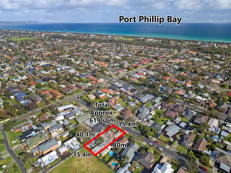 12 Airlie Grove, Seaford VIC 3198