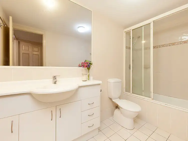 Fifth view of Homely unit listing, 8/127 Macquarie Street, St Lucia QLD 4067