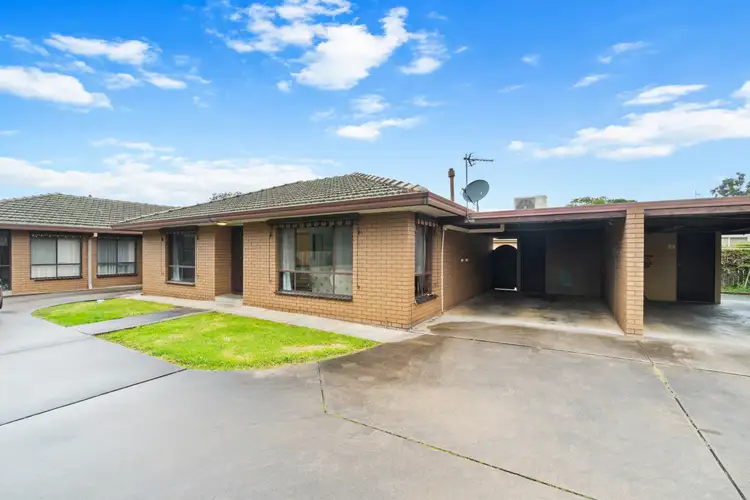 Main view of Homely townhouse listing, 2/124 Elgin Street, Sale VIC 3850