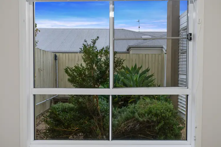 Fourth view of Homely unit listing, 2/245A Mackenzie Street, Centenary Heights QLD 4350