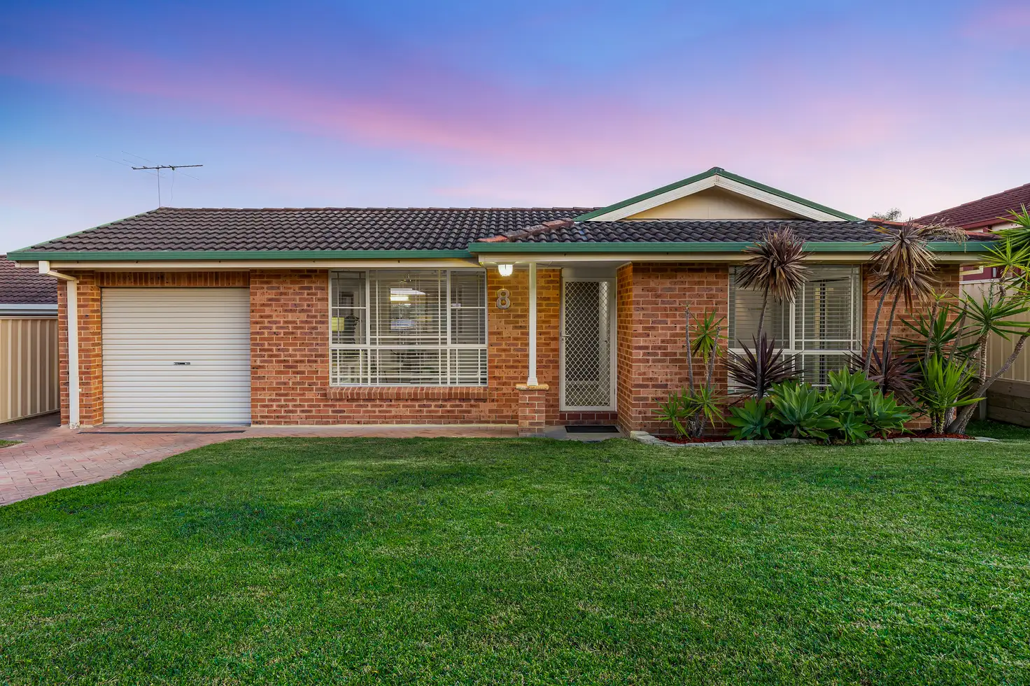 Main view of Homely house listing, 8 Yarran Close, Cameron Park NSW 2285