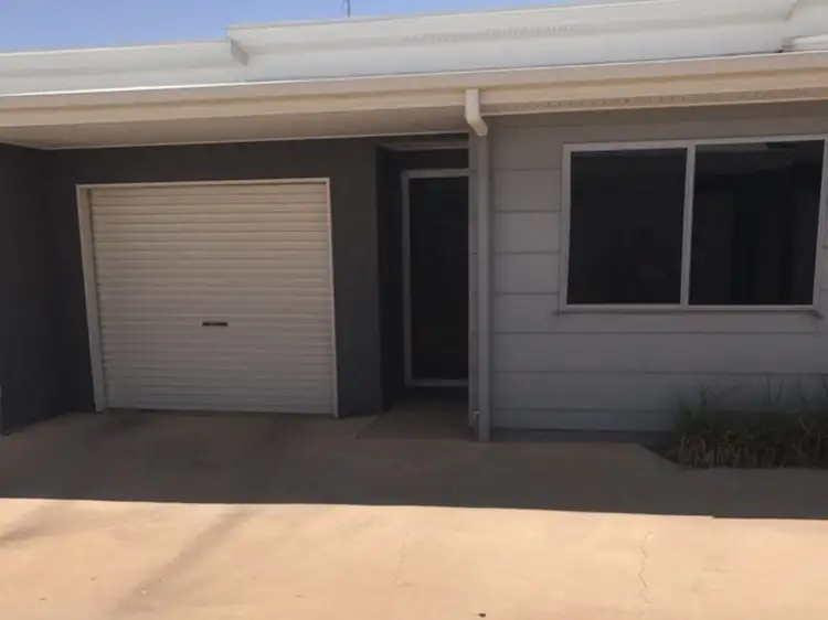 5/8 Hillcrest Street, Emerald QLD 4720