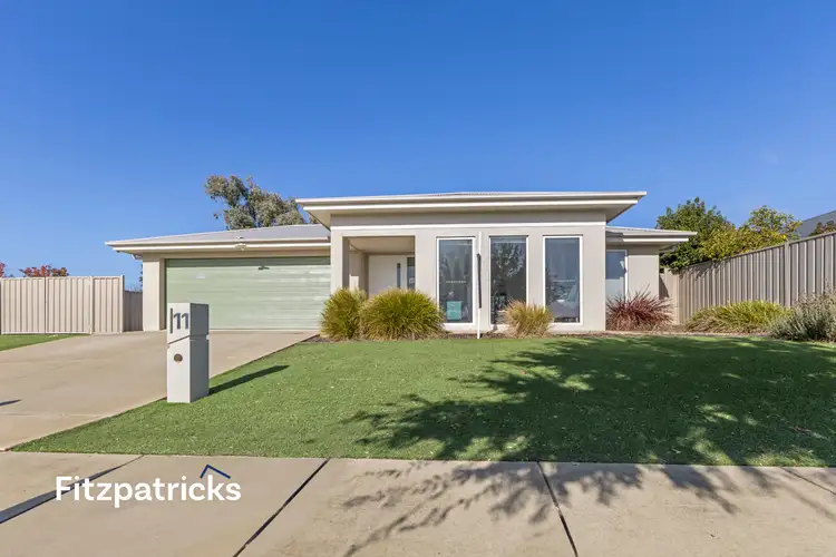 11 Barton Avenue, Lloyd NSW 2650