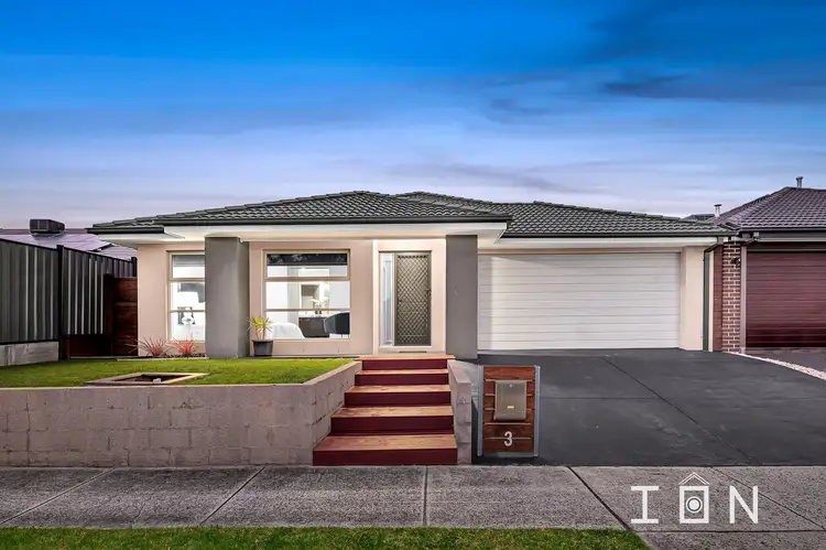 3 Calabrese Circuit, Clyde North VIC 3978
