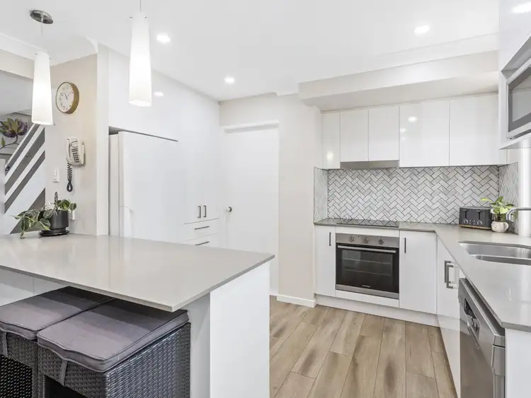 Second view of Homely townhouse listing, 23/2-10 Coolgardie Street, Elanora QLD 4221