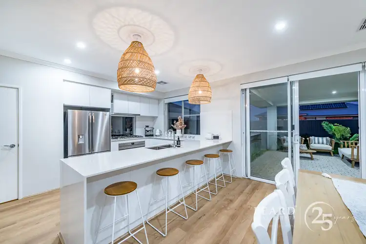 15 Alabaster Approach, Jindalee WA 6036