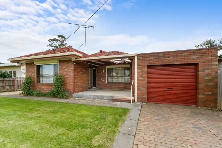 15 Simpson Street, Sale VIC 3850