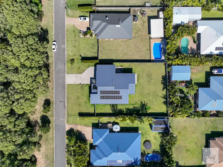 Second view of Homely house listing, 10 Lakeview Circuit, Mulambin QLD 4703
